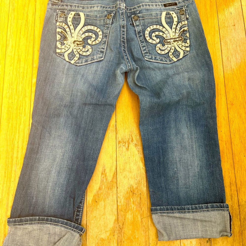 Miss Me Capris size 30 in like new condition